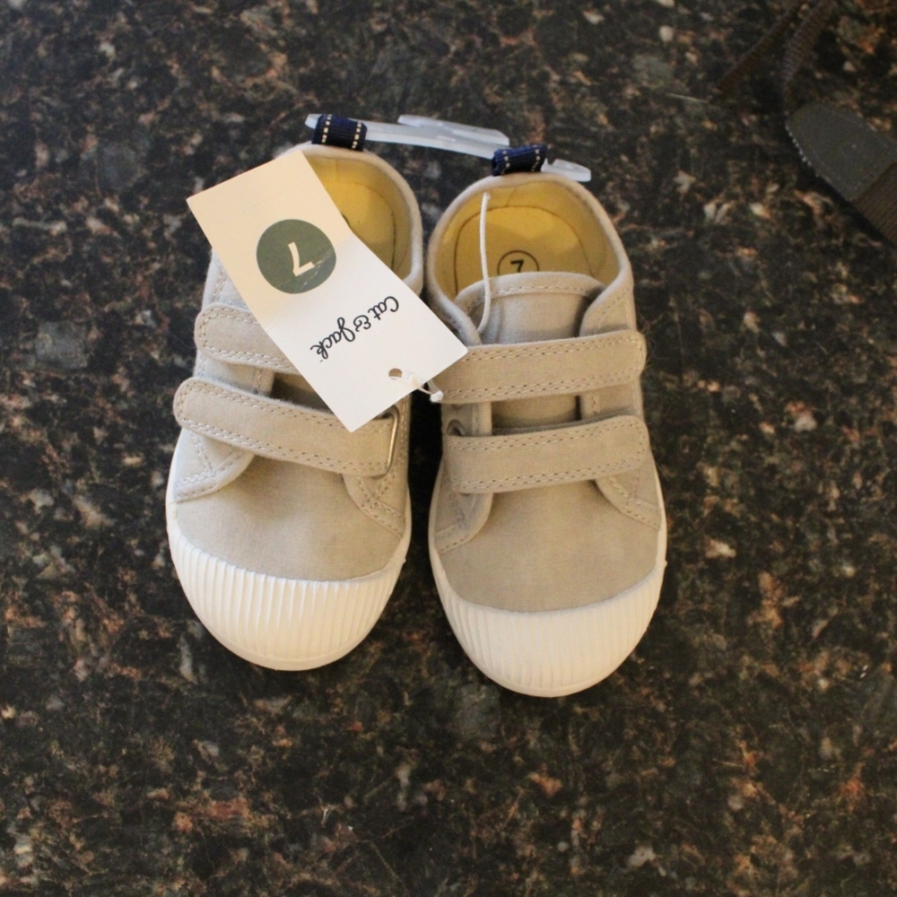 Cat & Jack Toddler Shoes Size 7 grey